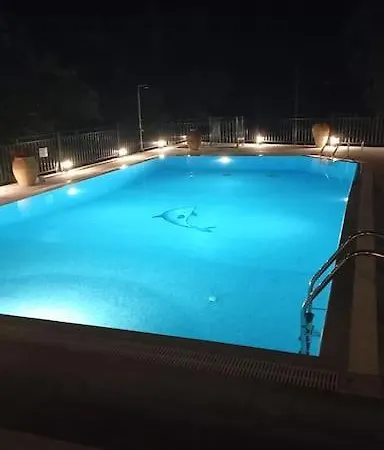 Judi Sleep 10, Bedrooms 5, Swimming Pool Vilă *