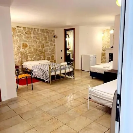 Vilă Judi Sleep 10, Bedrooms 5, Swimming Pool Kassiopi