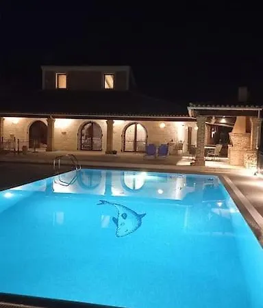 Vilă Judi Sleep 10, Bedrooms 5, Swimming Pool Kassiopi