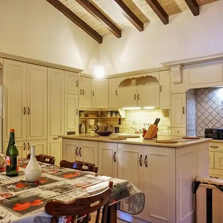 Judi Sleep 10, Bedrooms 5, Swimming Pool * Kassiopi