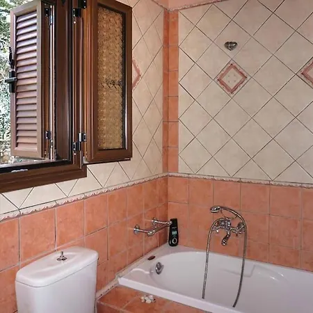 Judi Sleep 10, Bedrooms 5, Swimming Pool Villa Kassiopi